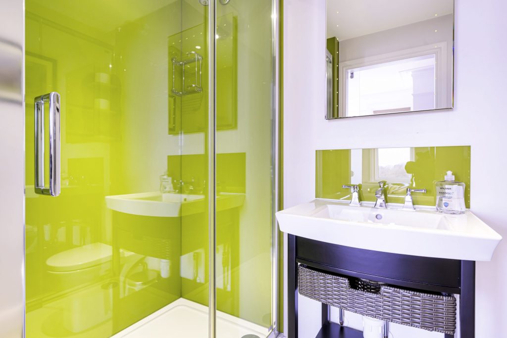 rosemary & thyme en suite 2